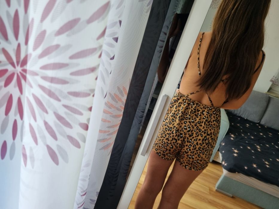 Krótki kombinezon w panterkę na ramiączkach z odkrytymi plecami r. S/M