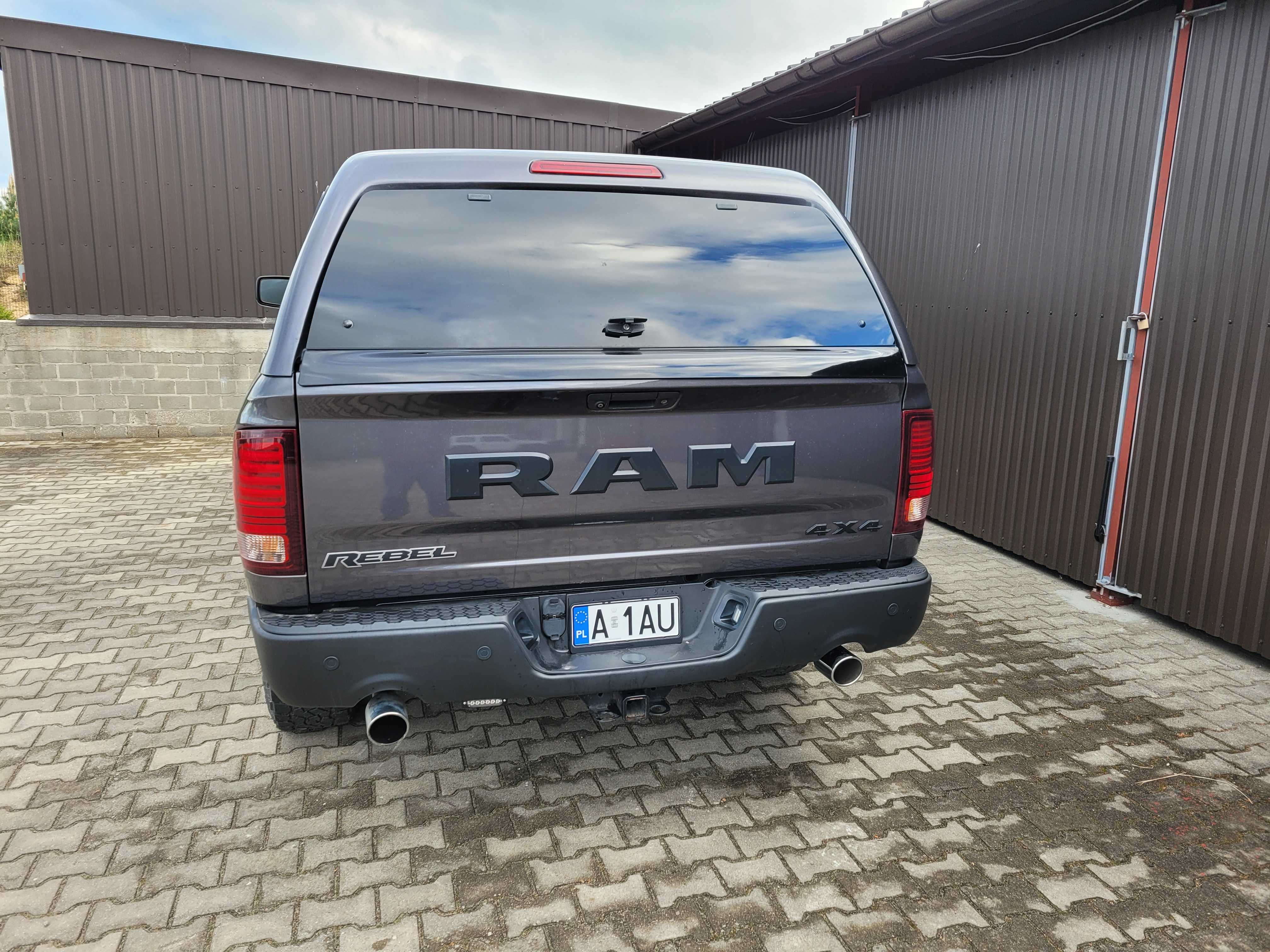 Ram 1500 Rebel 2017 5.7 HEMI 4x4 zabudowa paki
