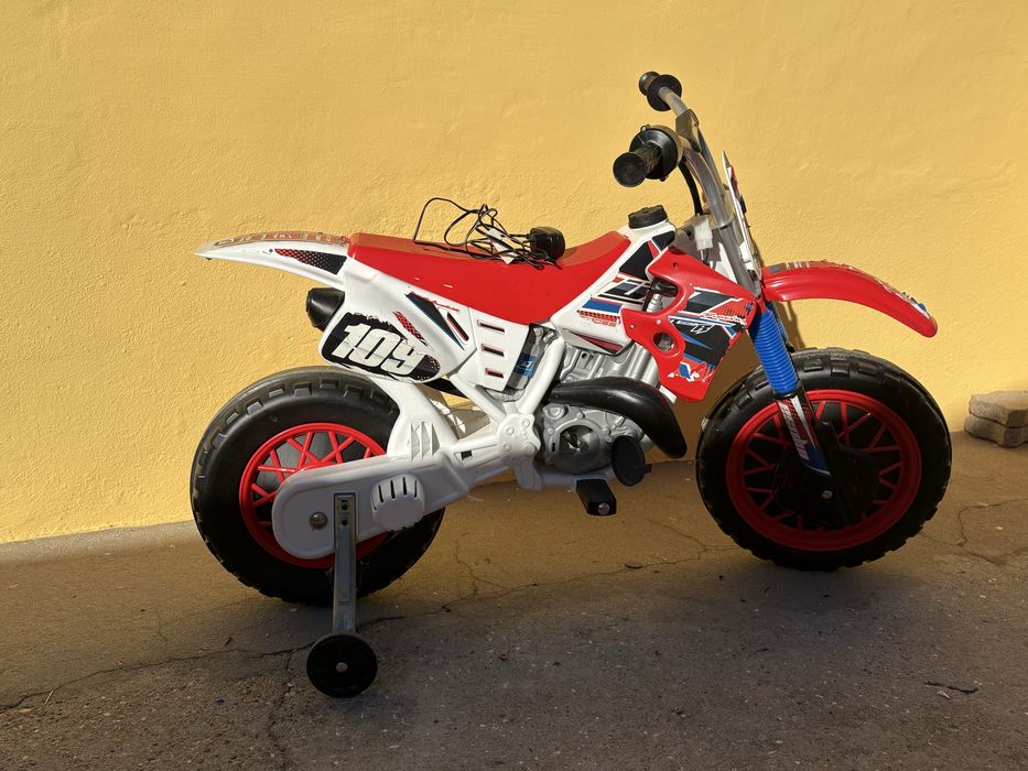 Mota de criança a bateria