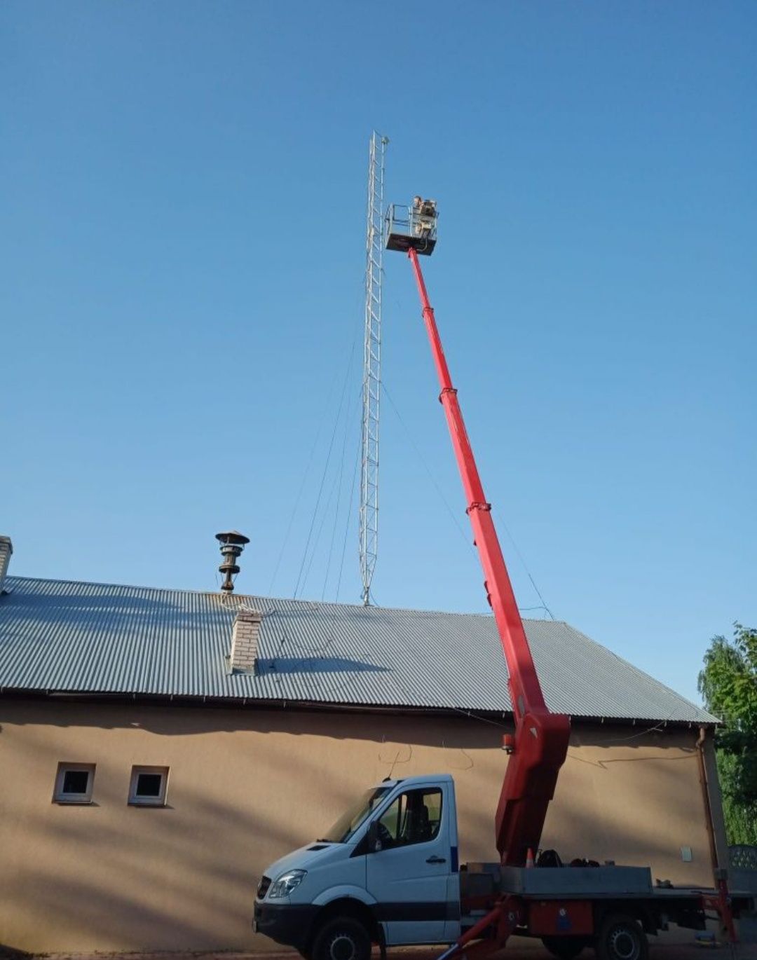 Wycinka drzew, Mycie elewacji, Podnośnik 22m, Rębak pracę na wysokości