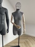 Manekin drewniane rece i glowa materialowy damski