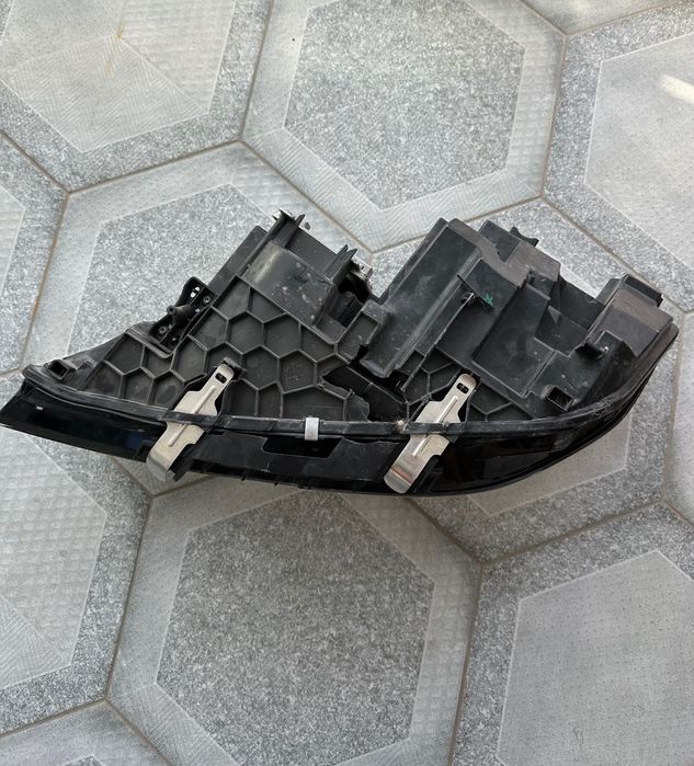 Передняя фара bmw g20