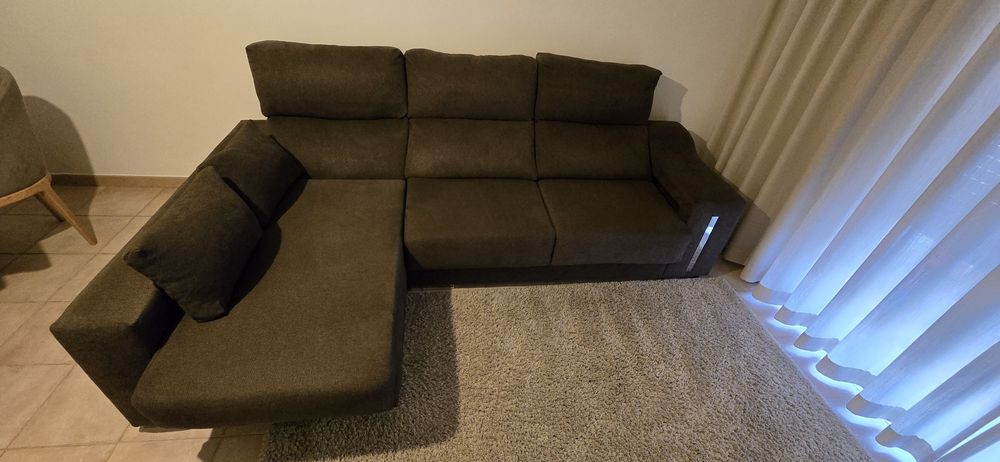 Sofá chaise longue castanho