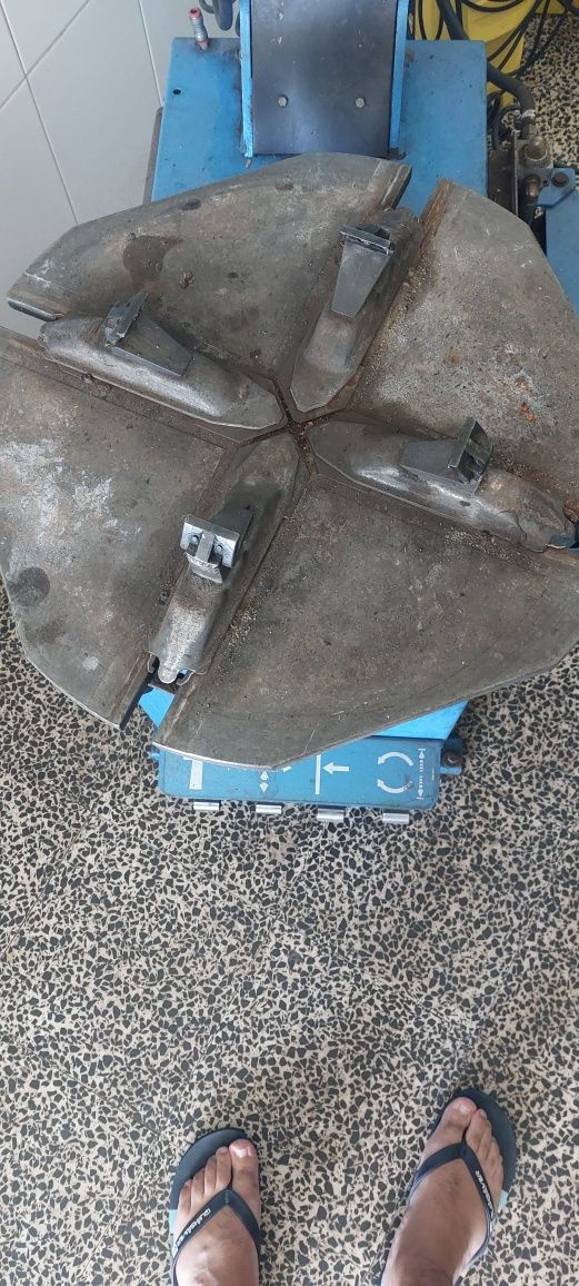 Máquina de tirar pneus