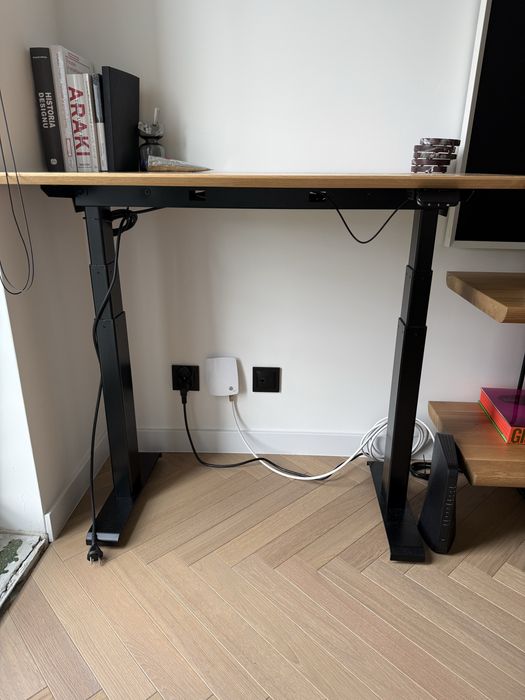 Biurko elektryczne / podnoszone - blat drewniany / dębowy Deskwise