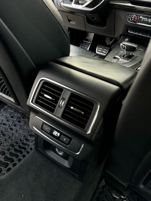 Audi SQ 5 2018 года 3.0 бензин АКПП