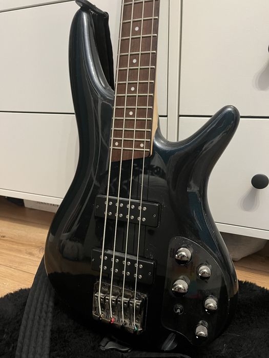 Gitara basowa Ibanez SR300E