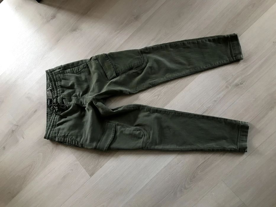 Pull&Bear bojówki młodzieżowo-męskie r.S