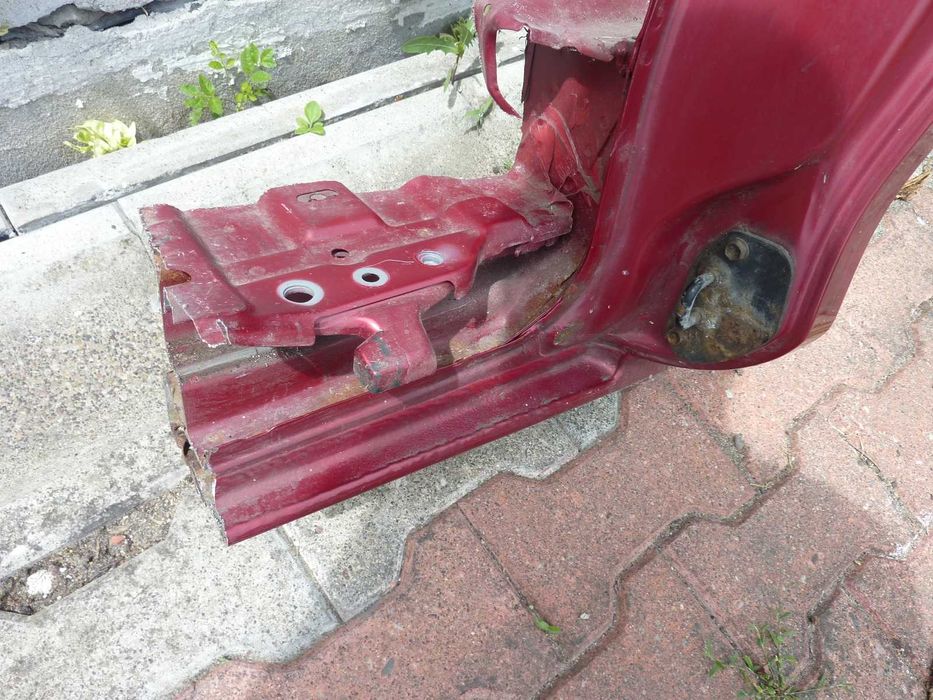 Toyota Previa ćwiartka tył prawa lewa w Super Stanie