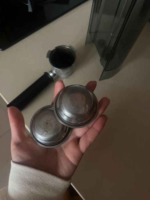 Máquina café delonghi dedica style