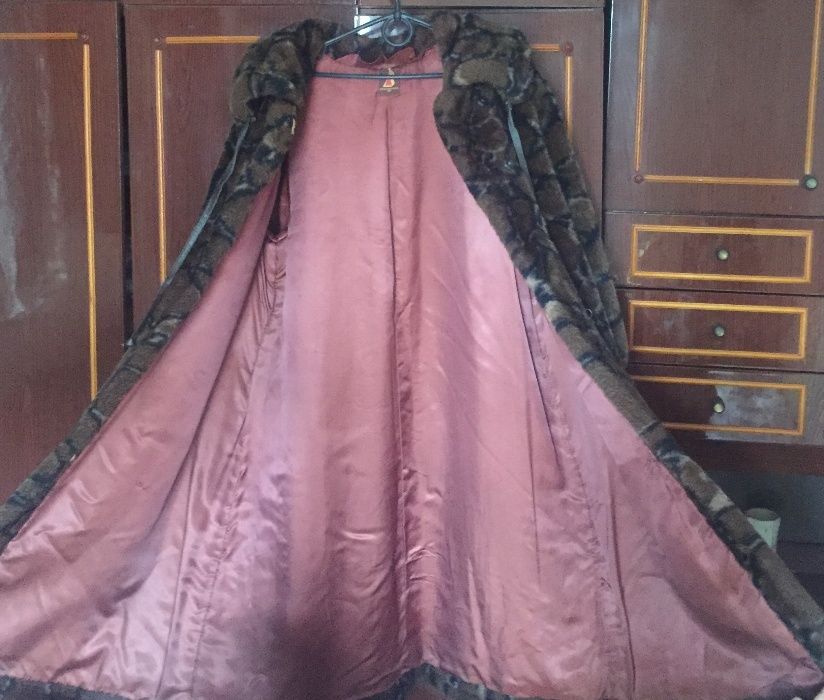 Шуба с искуственного меха