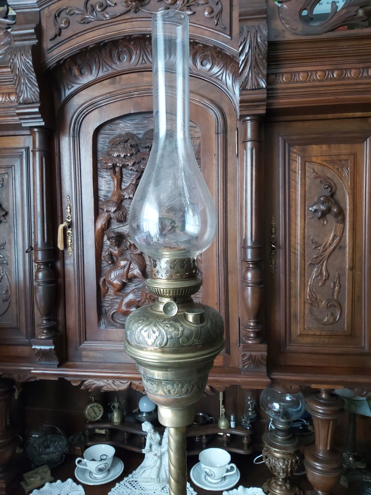 Stojąca lampa naftywa