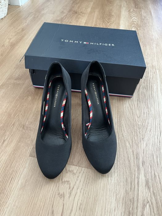 Sapatos, marca Tommy