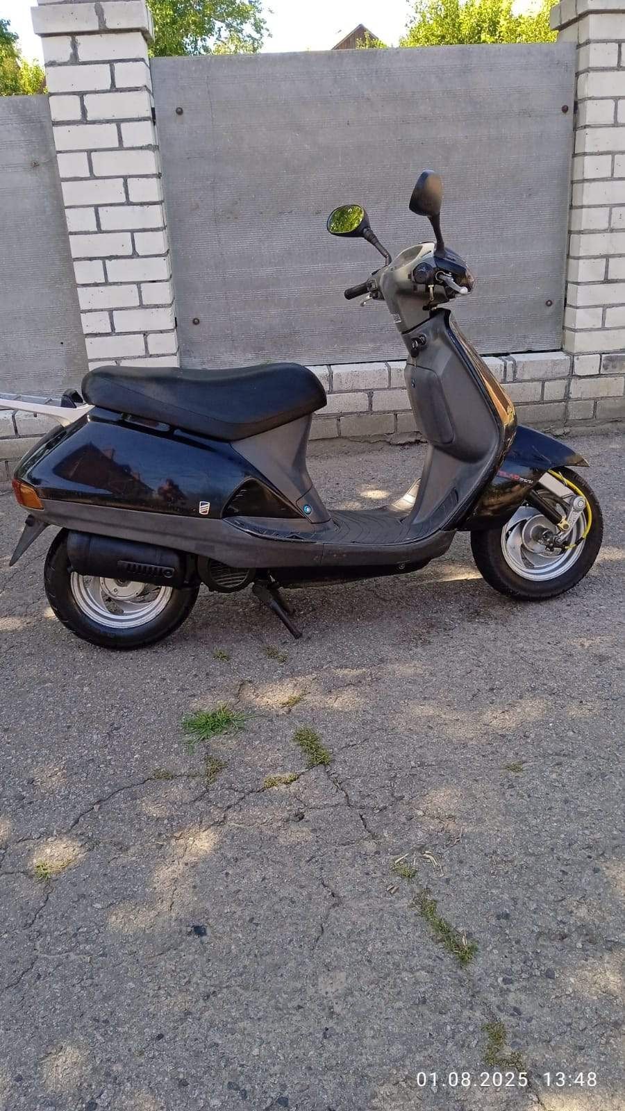 Скутер Honda Lead