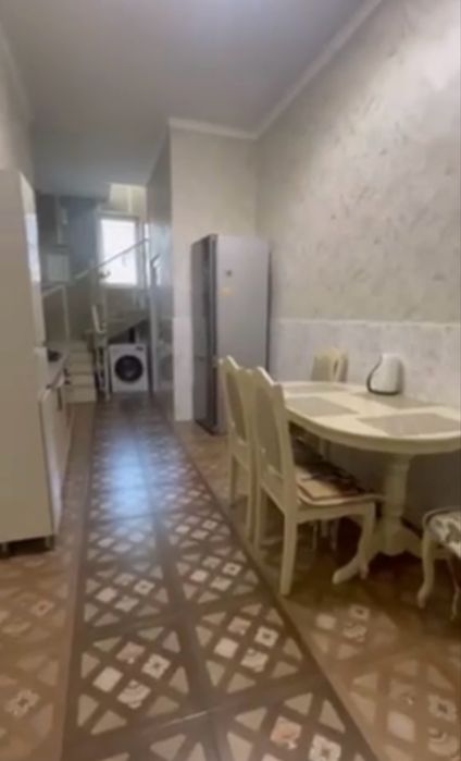 Продам срочно дом 2 этажа ,центр Жуковского ул