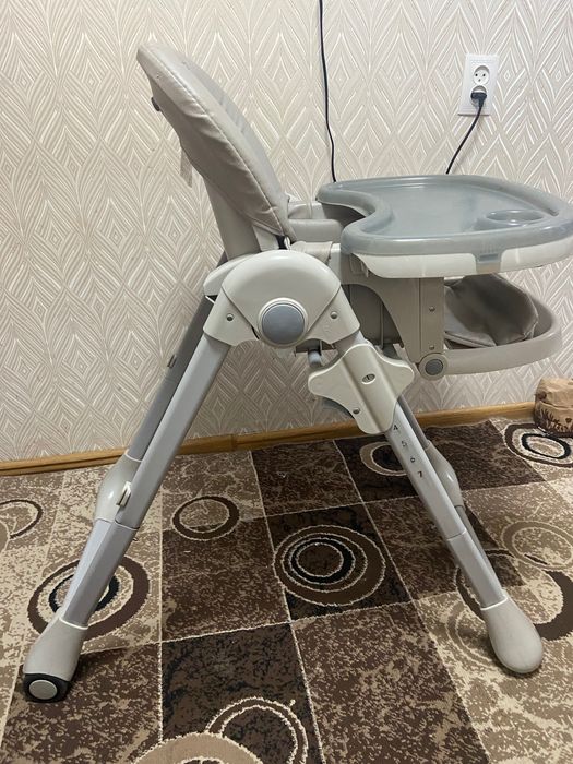 Стільчик для годування