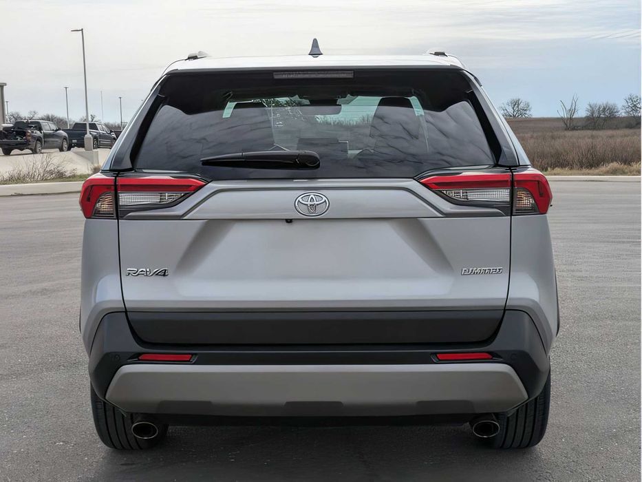 Toyota RAV4      2022