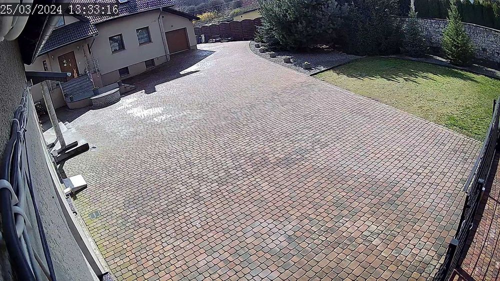 Przestronne, jasne 4-pokojowe mieszkanie w spokojnej okolicy