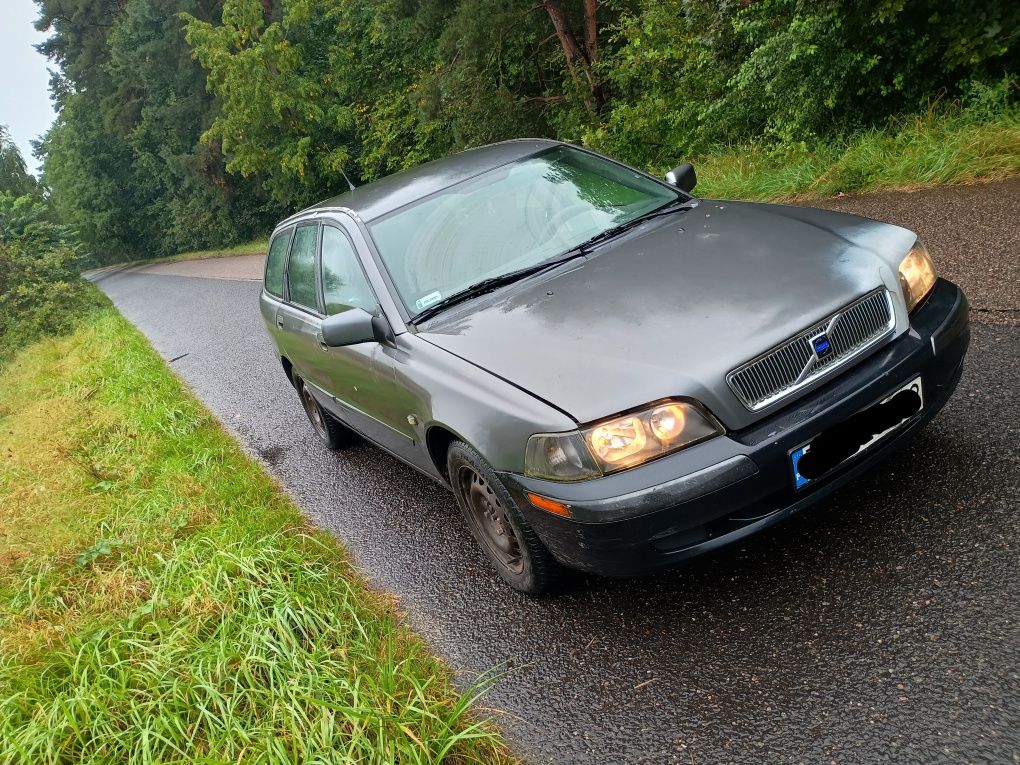 Volvo V40 1.9 2001r