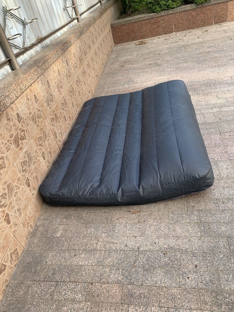 Ліжко надувне бу - матрас Intex  - 1110 х 195 х 20 см