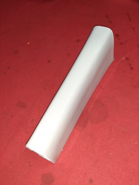 Coluna de lavatório branco acizentado