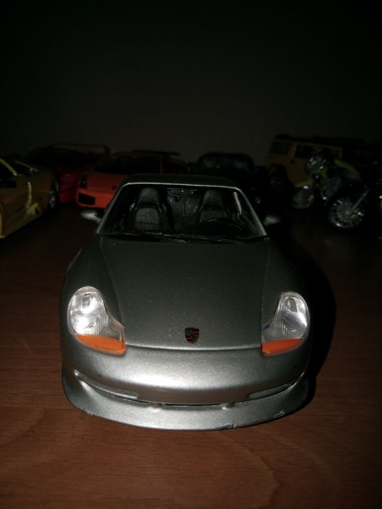 Burago Porsche Carrera 911  1/24