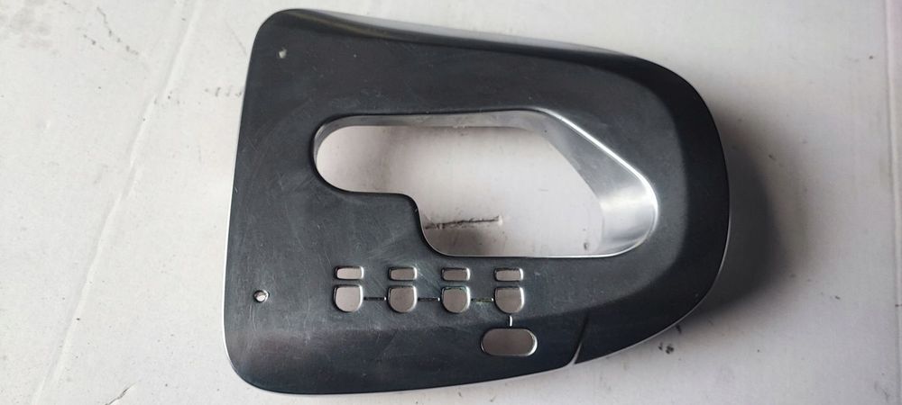 RAMKA MIESZKA ZMIANY BIEGÓW RENAULT VEL SATIS EUROPA VELSATIS 8200012752