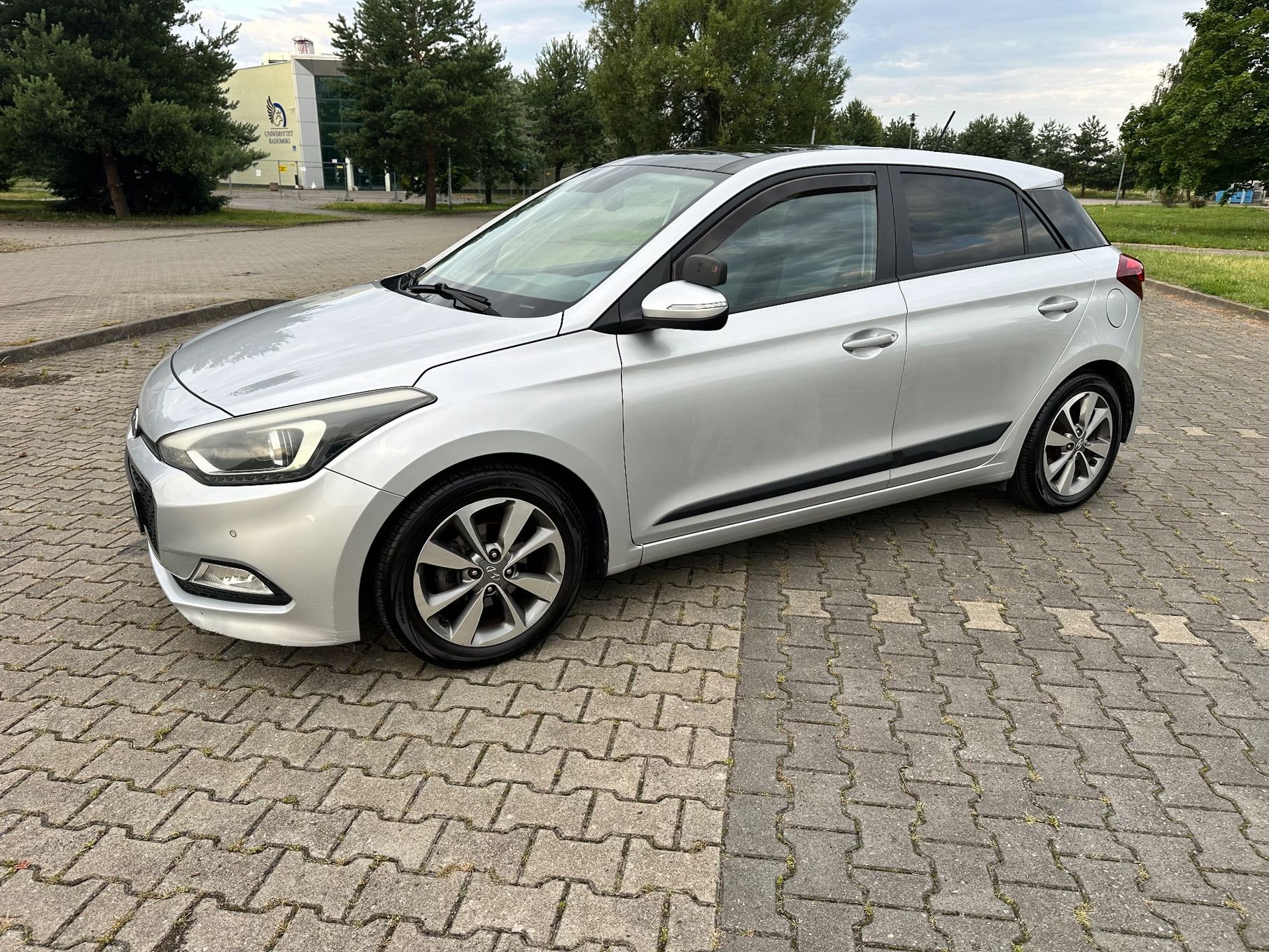 Hyundai i20 Hyunday i20 z małym przebiegiem i instalacją gazową , panorama dach