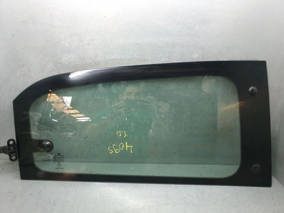 Vidro porta trás direito RENAULT Twingo III (BCM_)