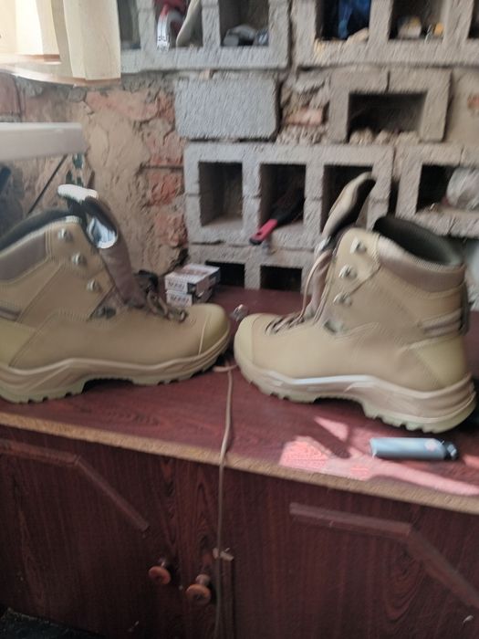 Продам сапоги воені