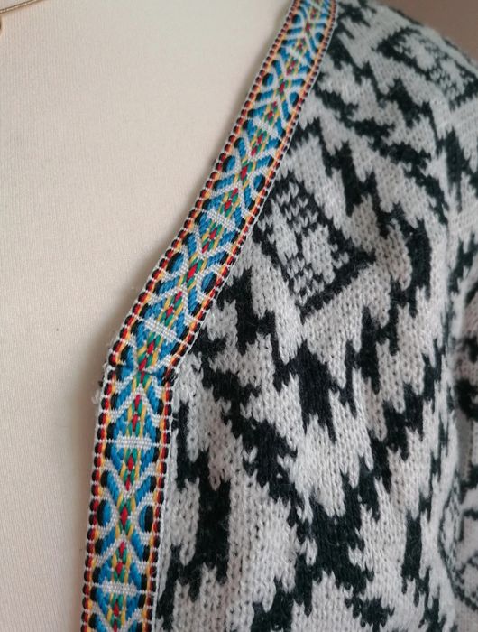 Wyprzedaż szafy! Śliczna narzutka sweter Only L 40 aztec boho