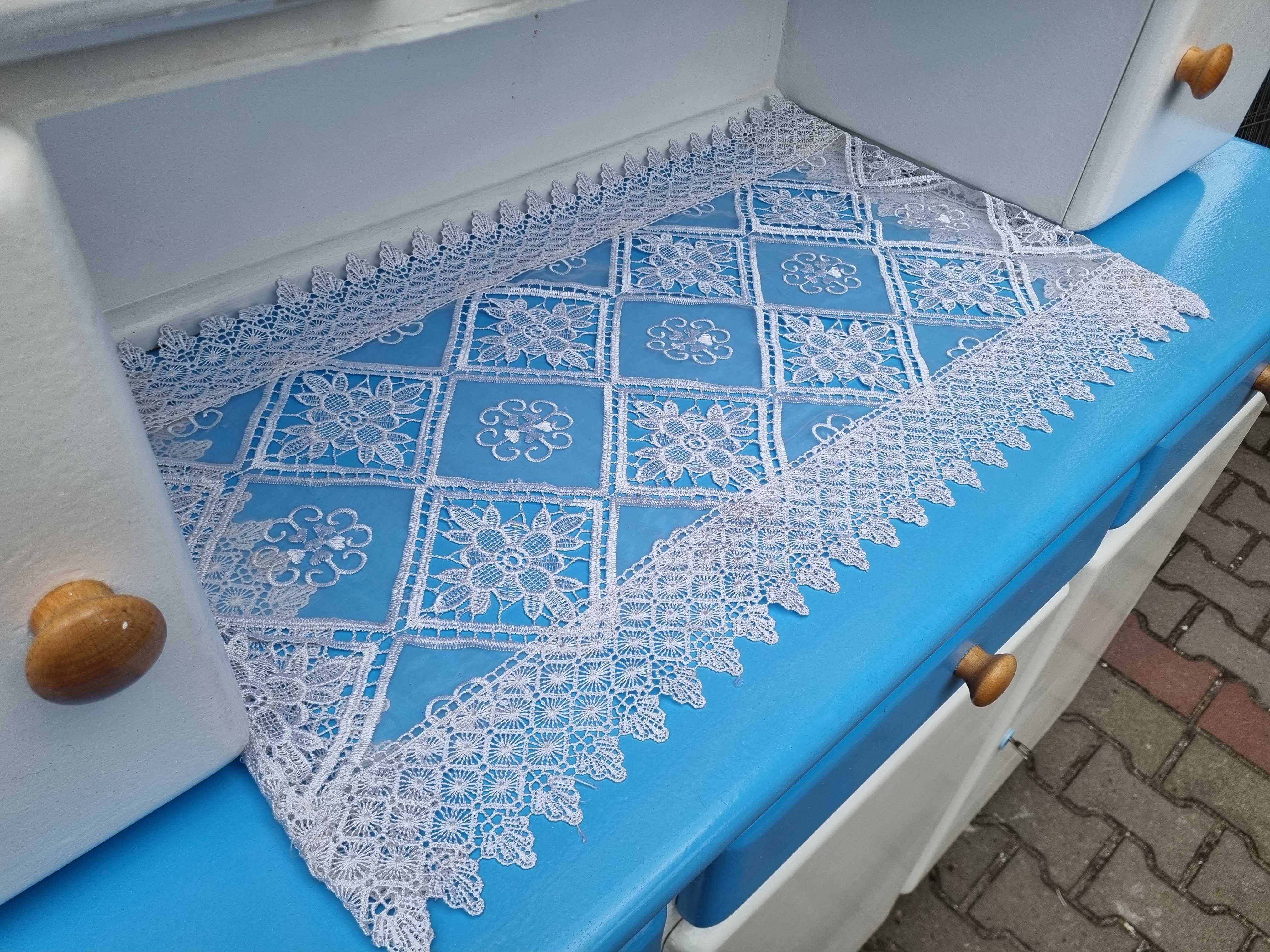 Odnowiony kredens kuchenny z okresu PRL