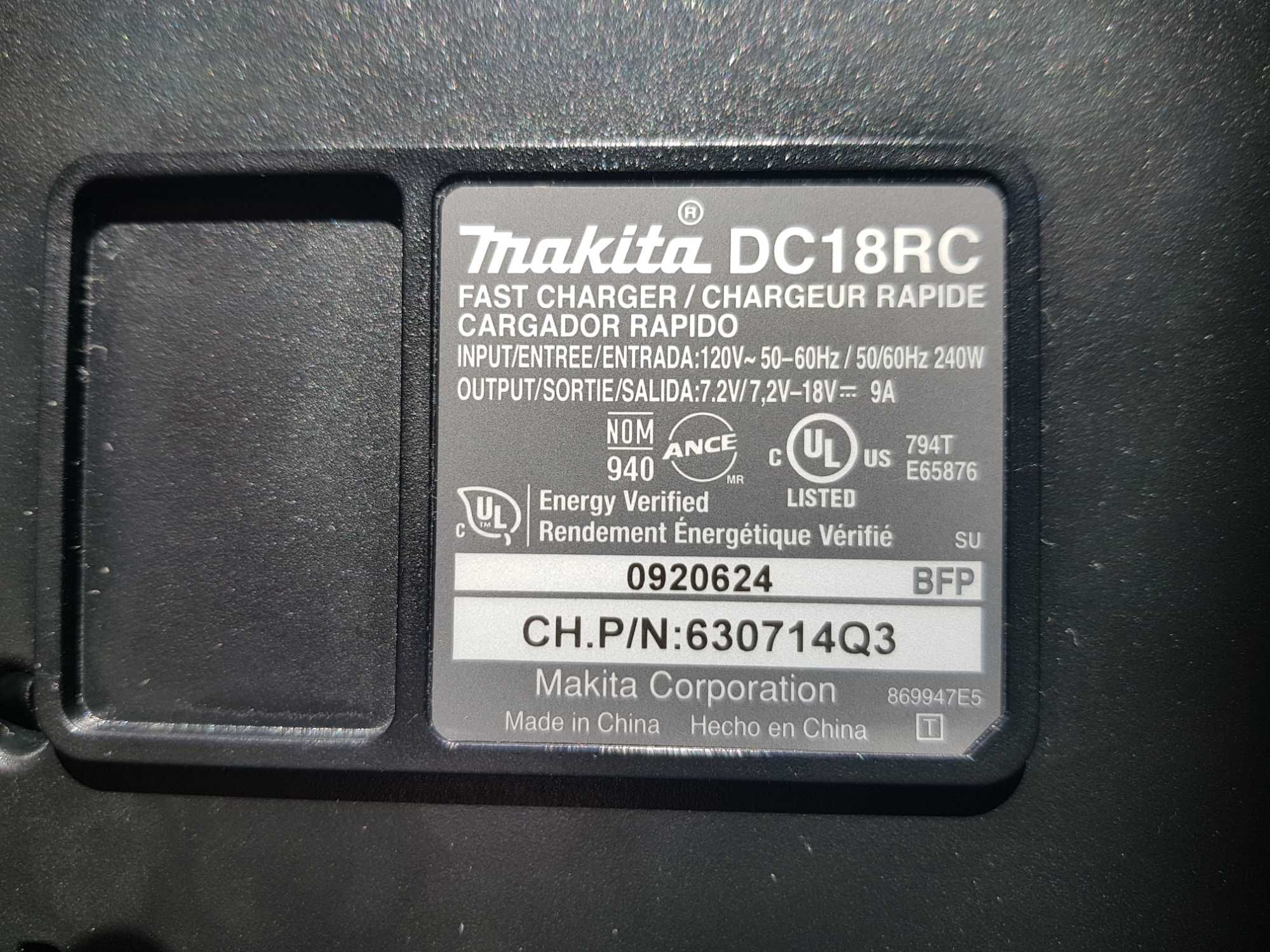 Зарядний пристрій Makita DC18RC 220V