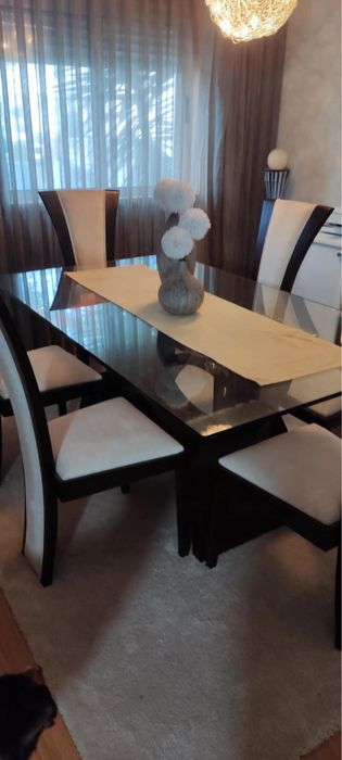 Mesa de vidro + 6 cadeiras