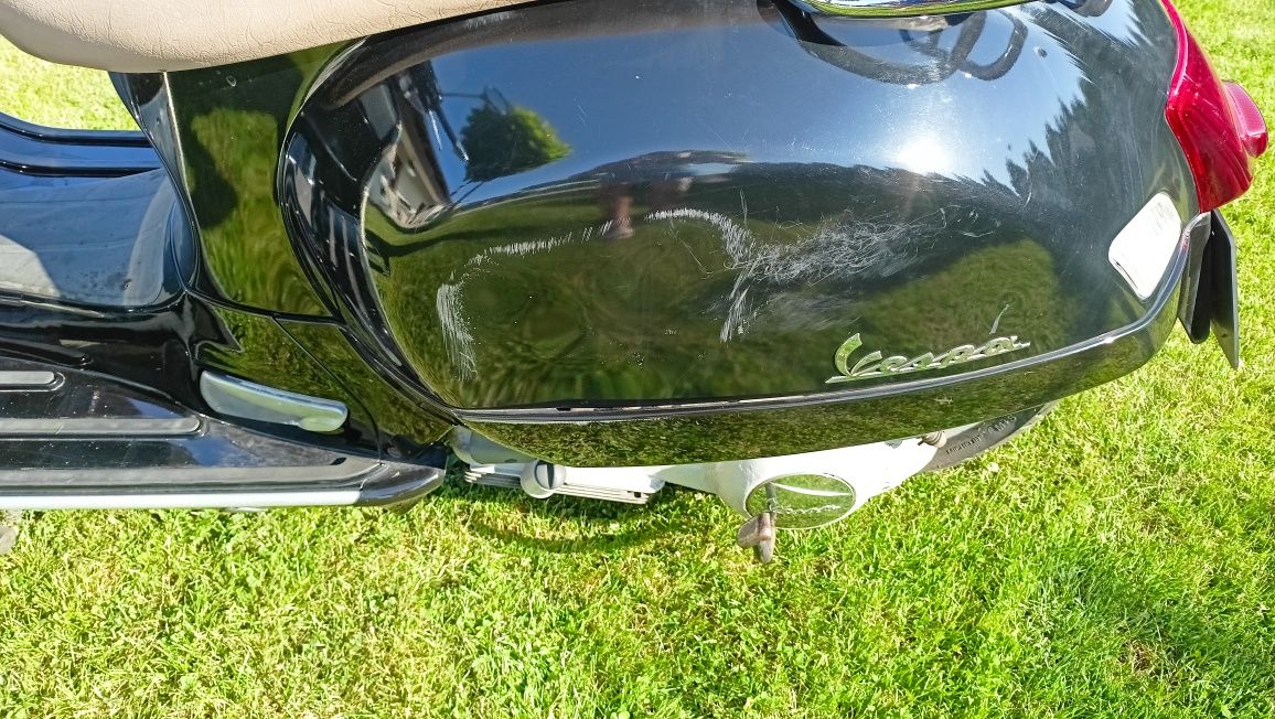 Piaggio Vespa GTs 250