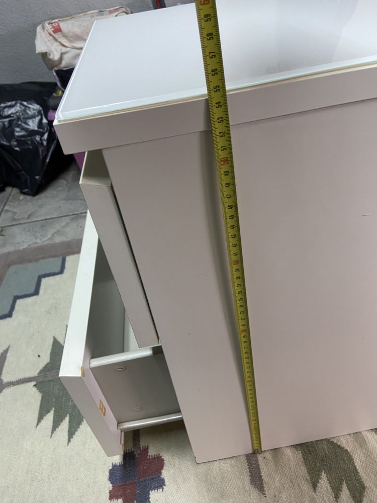 Mesa de cabeçeira IKEA