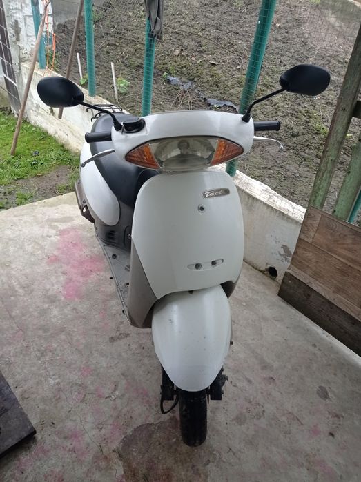 Продам два японських скутора.