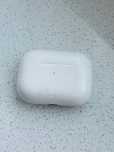 Etui ładujące do AirPods Pro 1. generacji