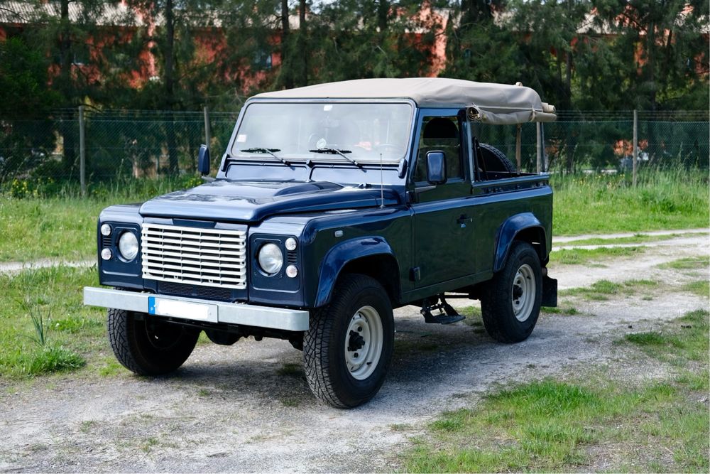 Land Rover Defender 90 SW 2.4 CRD S