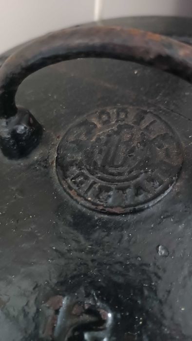 Salamandra em ferro da marca Vouga