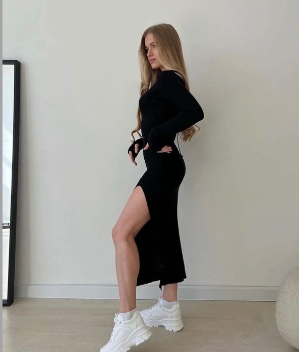 Сукня чорного кольору