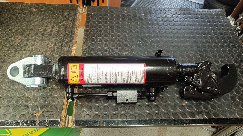 Łącznik centralny hydrauliczny New Holland CASE 331201 CBM KAT 3 32mm