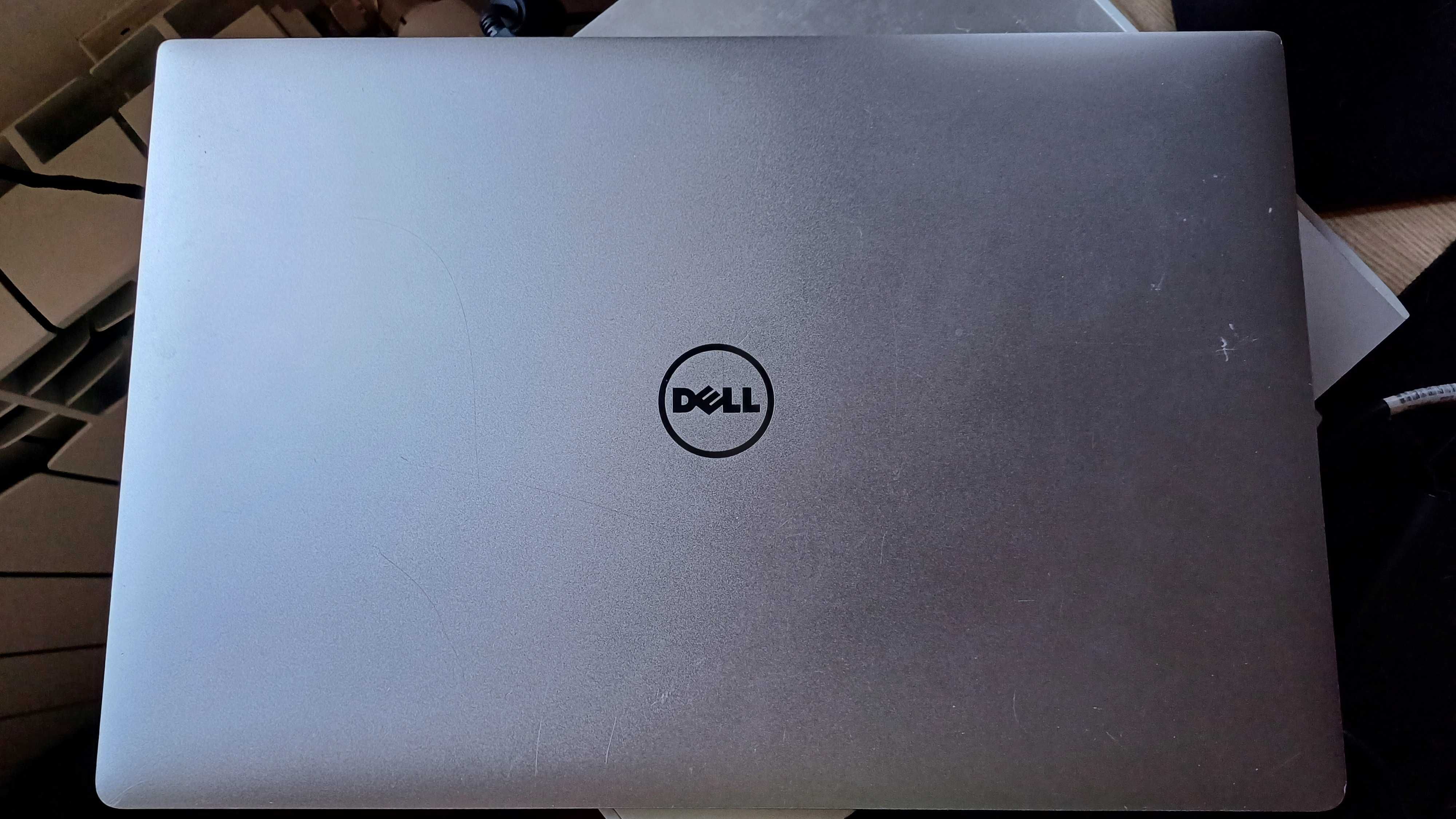 Stacja robocza Dell Precision 5520 i7 16GB 256GB Quadro M1200