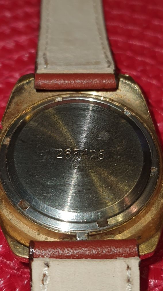 Pozłacany  zegarek  Poljot  z  budzikiem  Vintage   pamiątka CCCP