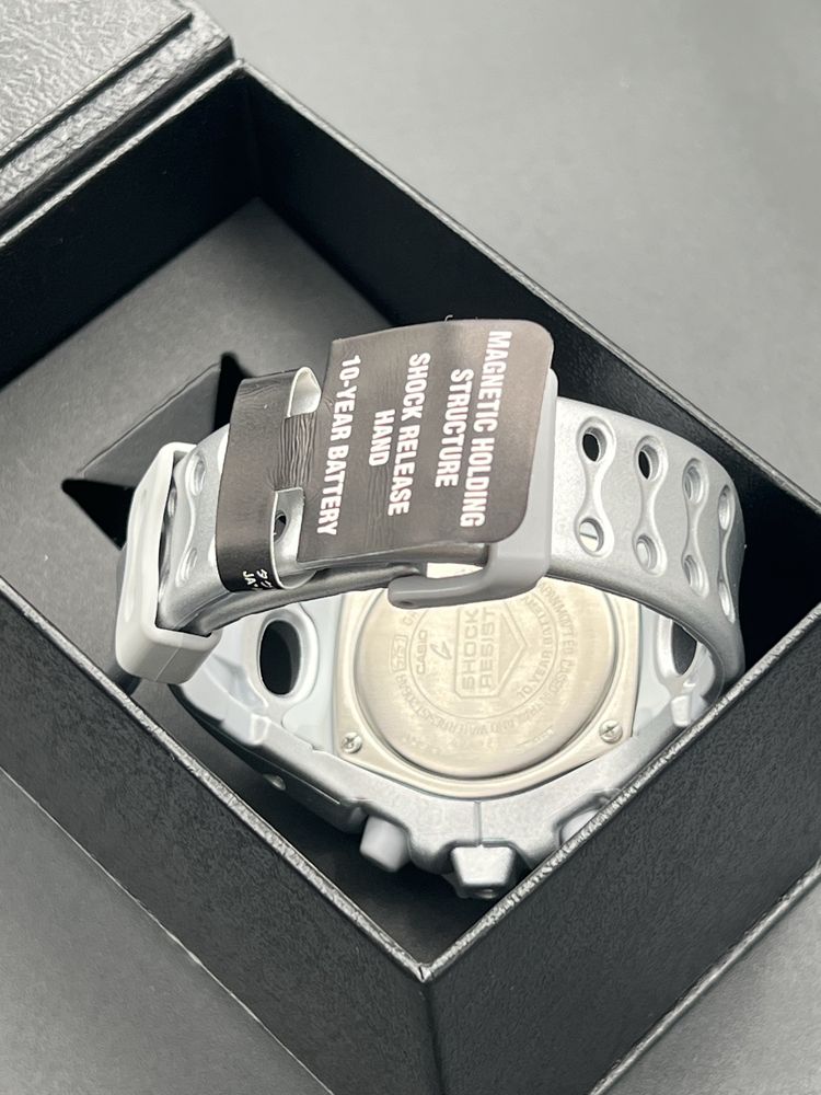 Casio G-Shock GA-V01A-8A