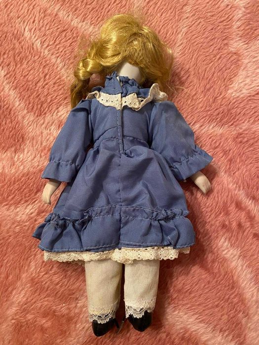 Bonecas de porcelana