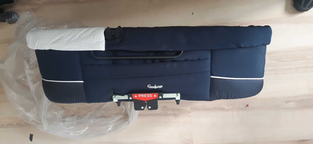 Sprzedam Wózek   jako spacerówka plus gondola łatwa wymiana