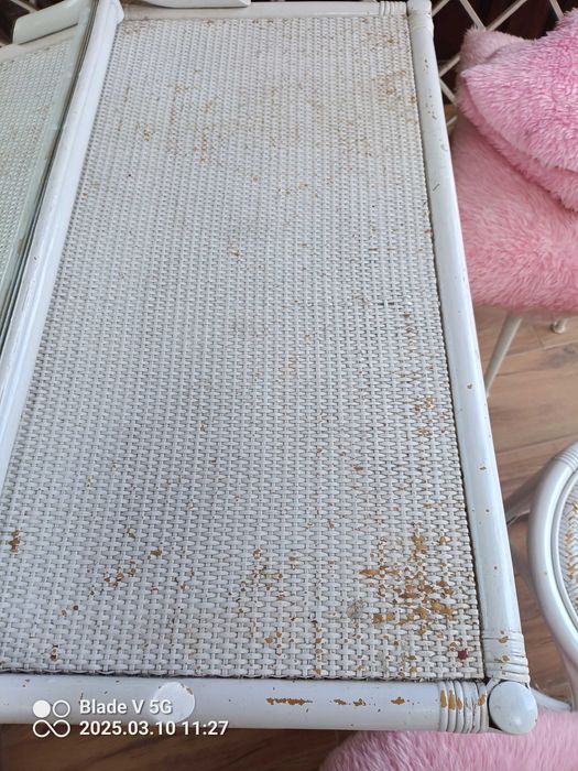 Toaletka ratanowa z krzesłem do odnowienia