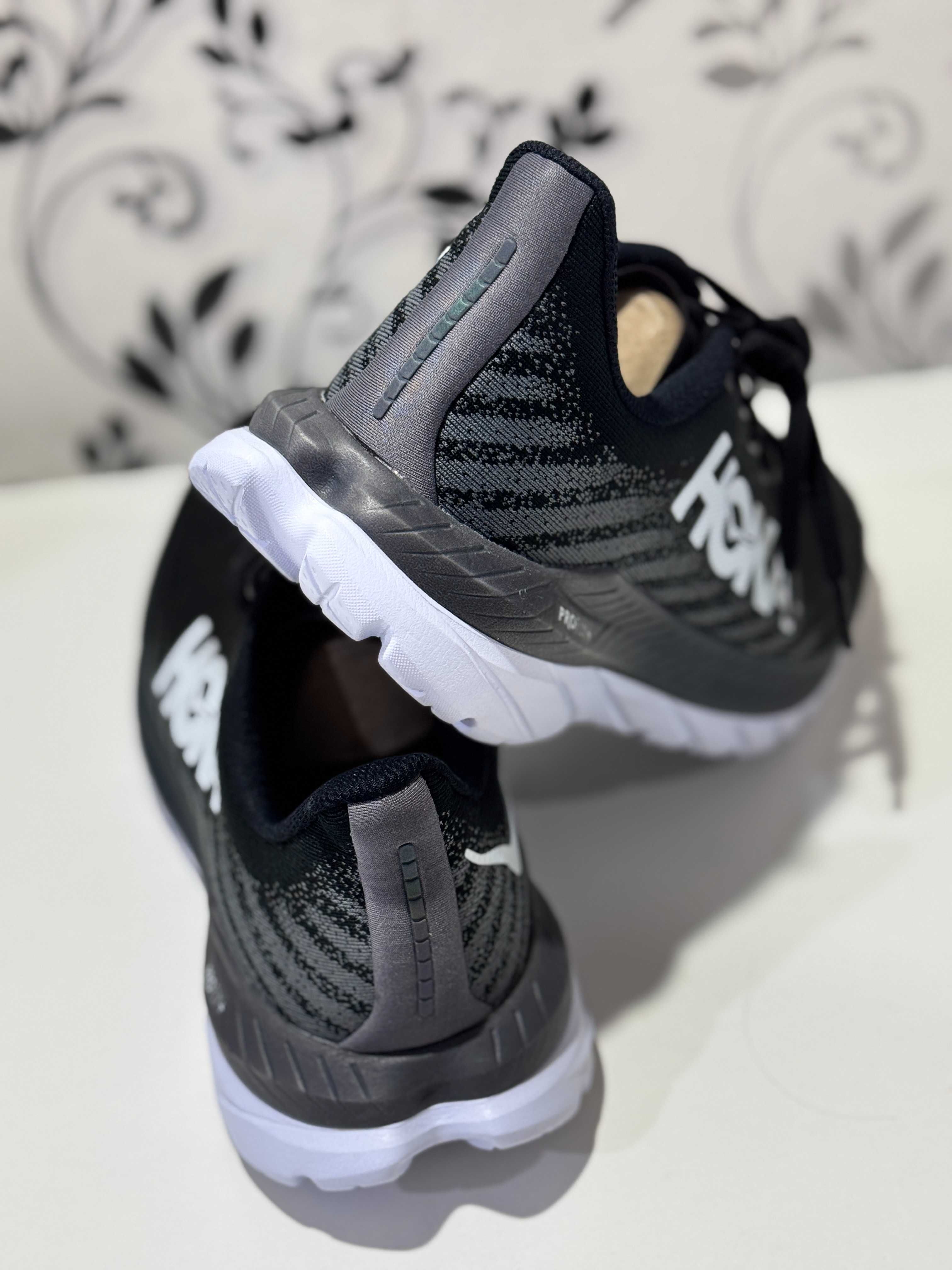 Кросівки бігові чоловічі  Hoka Mach 5 Black 1127893-BCS, 42.5р