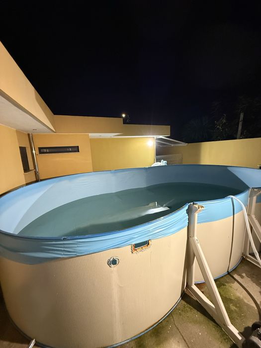 Piscina 6.10x3.75x1.22 usada